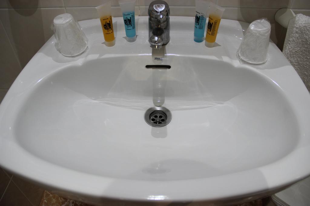 Hostal La Zamora Carcabuey Bagian luar foto