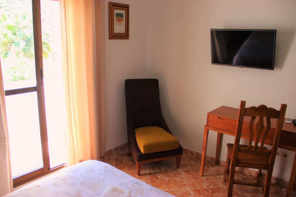 Hostal La Zamora Carcabuey Bagian luar foto